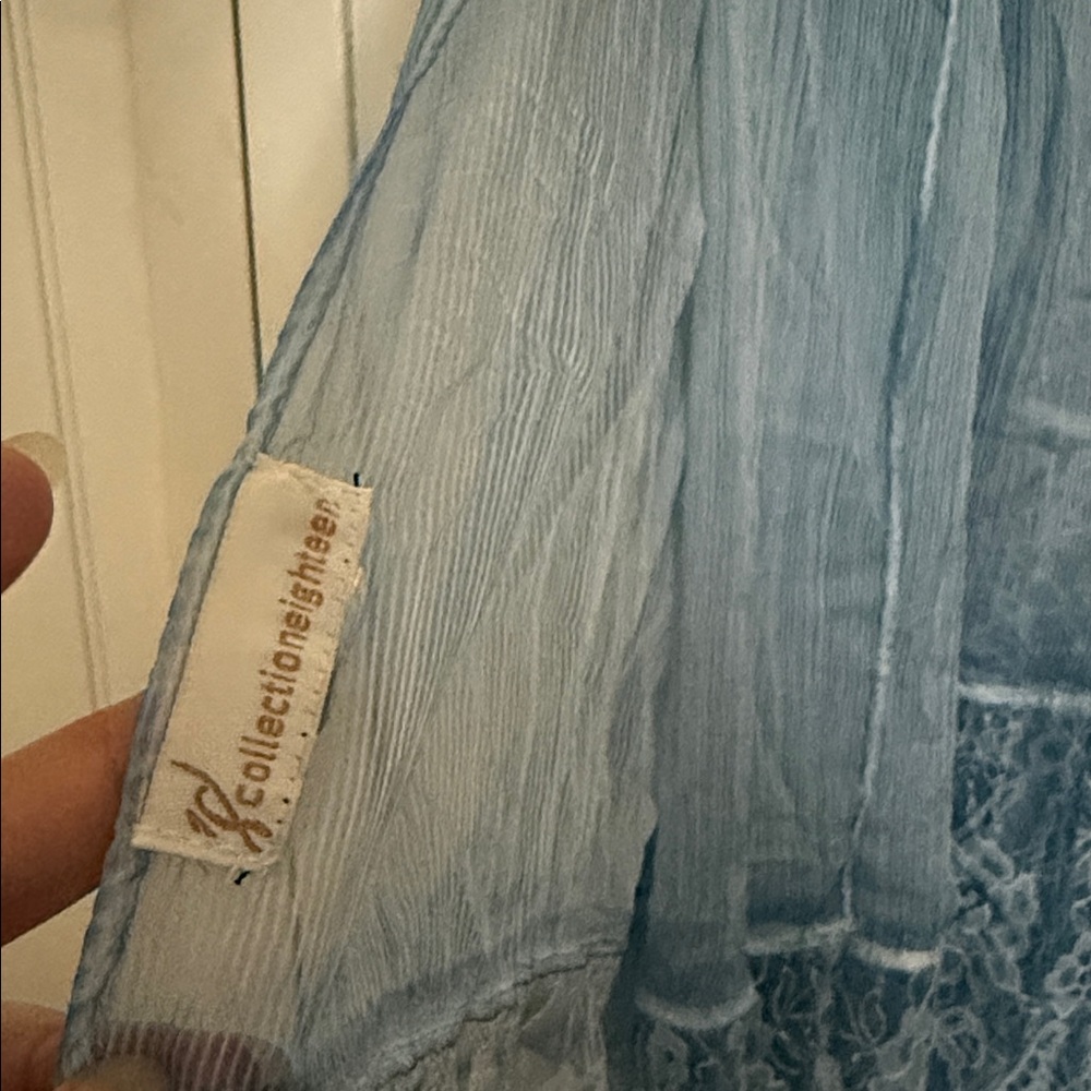 Light Blue Lace-Hem Women's Scarf - Picture 2 of 5
